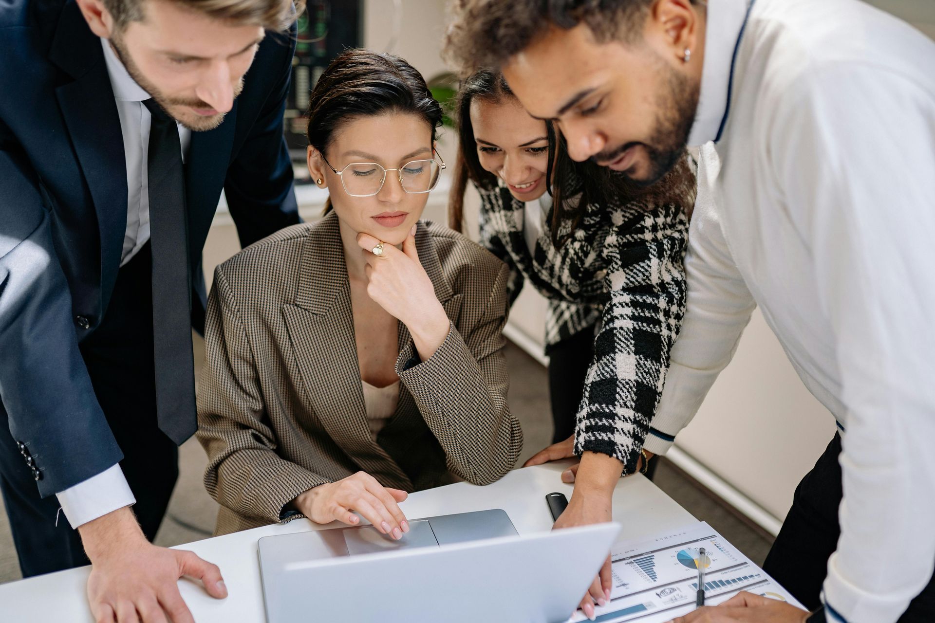 BEPIVOTA lifecycle support for deciding, designing and deploying knowledge