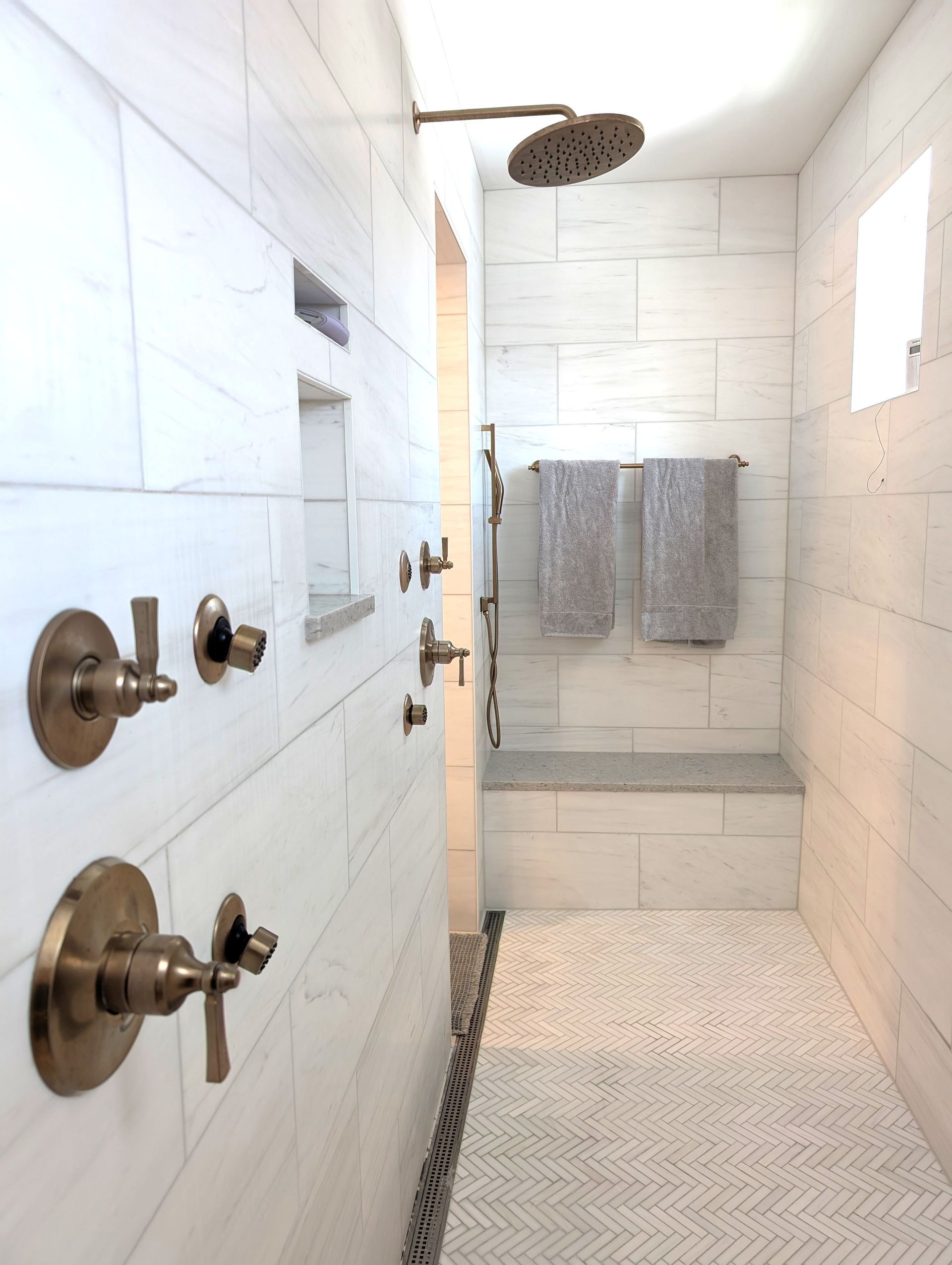 Custom Home large walk in shower in Elmhurst, Illinois. Naperville, Clarendon Hills, Glen Ellyn, Highland Park, Wheaton. 