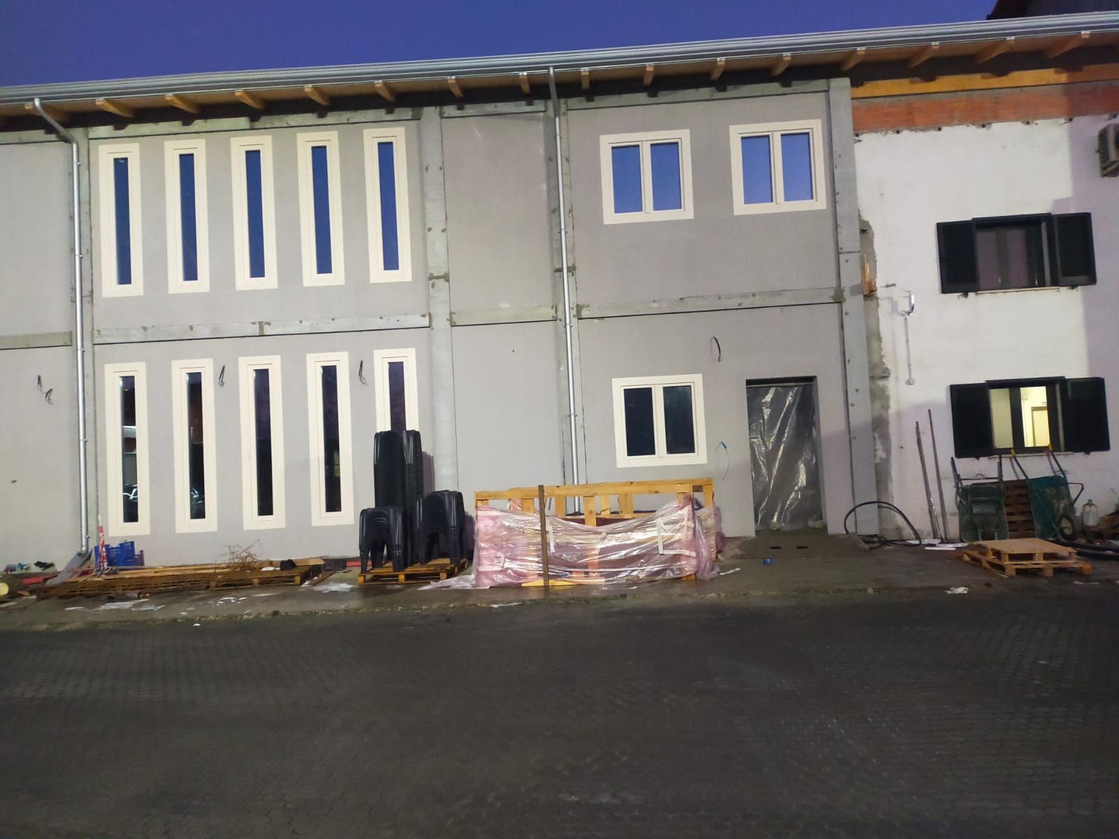 Capannoni in Ecomuratura