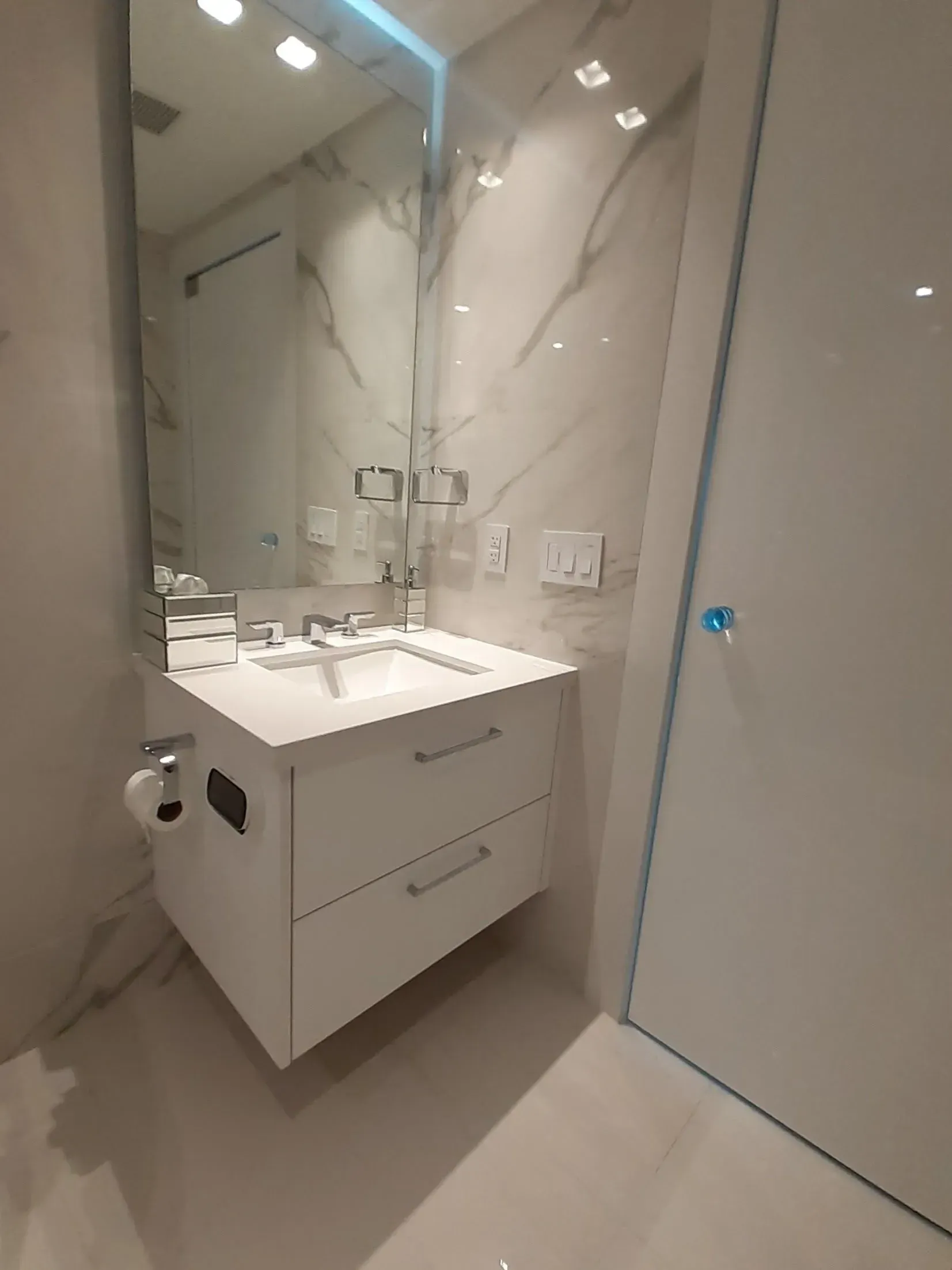 Wall hung bathroom vanity cabinet | Miami, FL