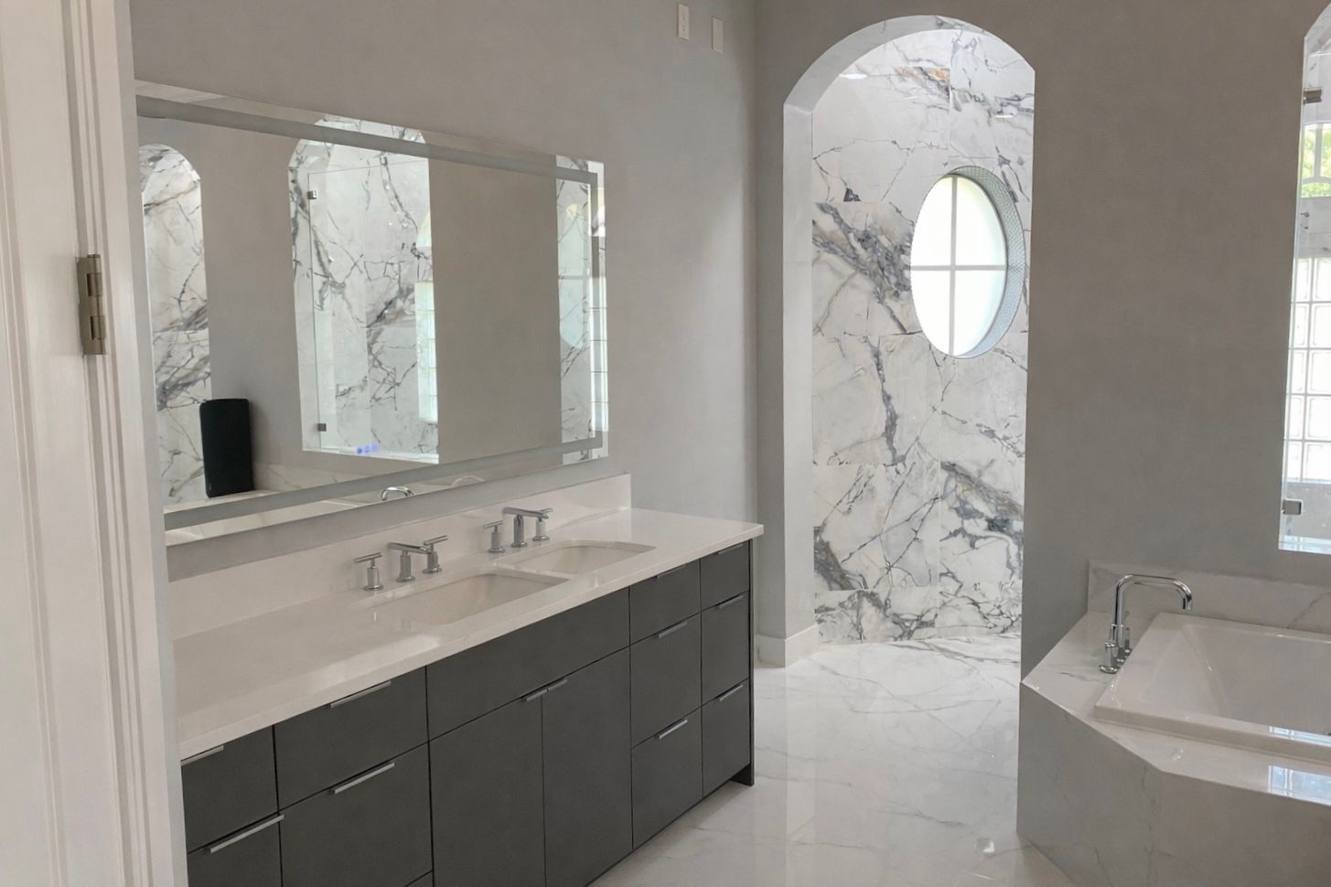 Custom Bathroom Vanity Cabinet