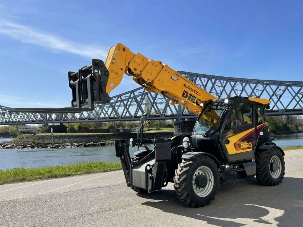 Hi-Range-Crane-Hire-Telehandler-Hire