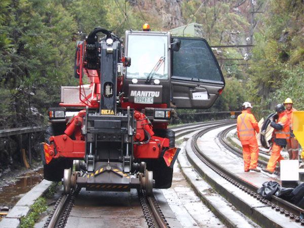 Hi-Range-Crane-Hire-Telehandler-Hire
