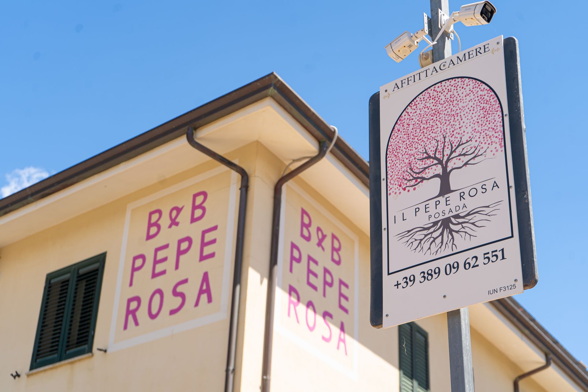 esterno bed and breakfast il Pepe Rosa a Posada, Nuoro, Sardegna