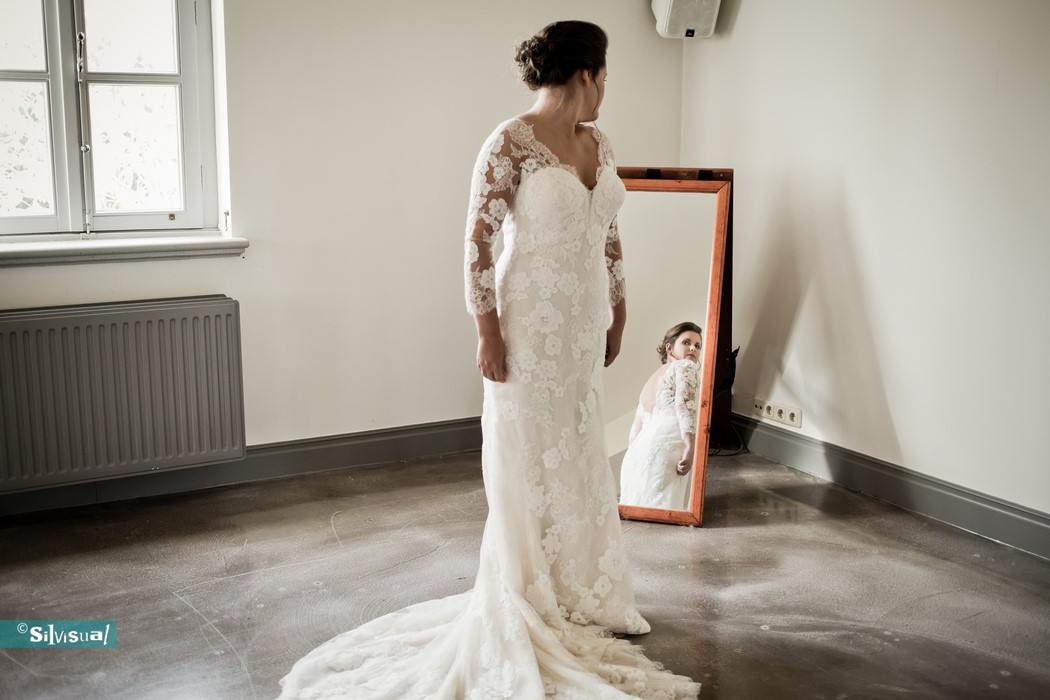 Ervaren bruidsstylist voor professionele bruidskapsel en make up in Tilburg.
