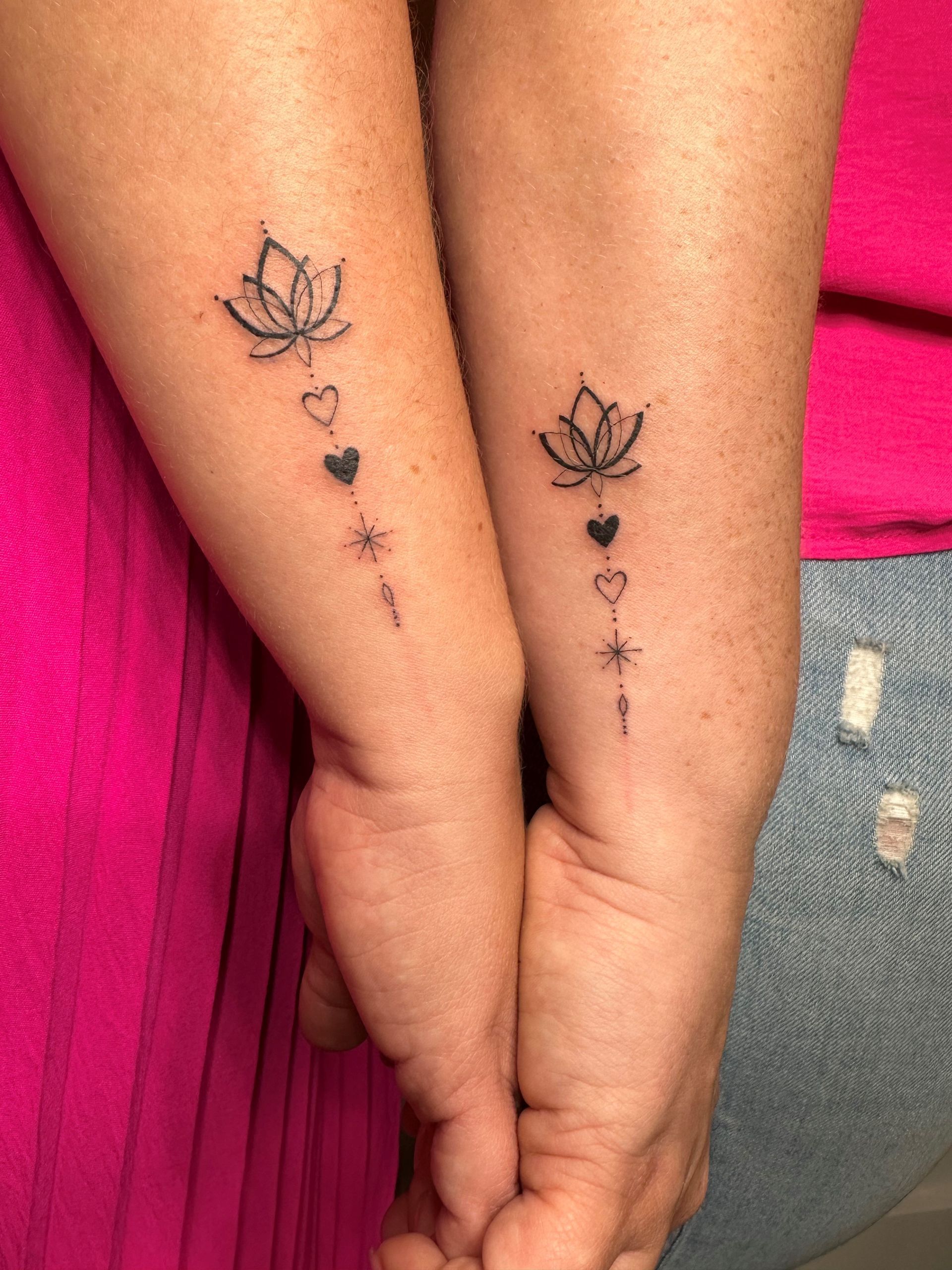 fine line tattoo matching vriendschap