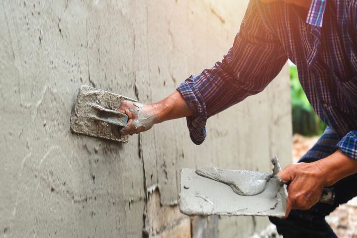 exterior plaster worker