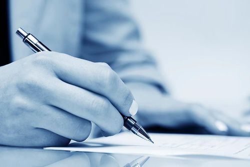 Asesor&iacute;a jur&iacute;dica y defensa