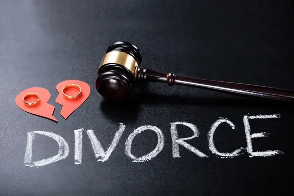 Hanna Lawyers: Judge Hammer over divorce 