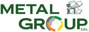 Logo di Metal Group SRL in verde, con forme metalliche astratte e un design circolare.