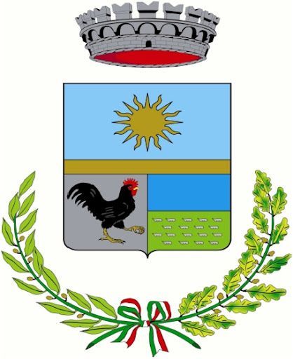 Stemma con sole, gallo e fogliame, con una corona in alto.