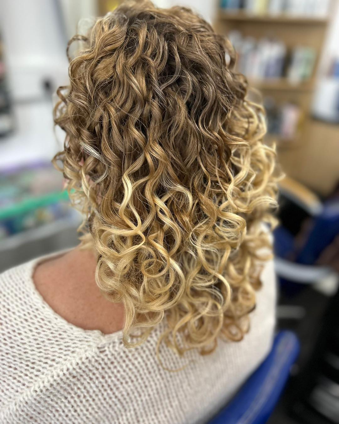 medium curly hairs