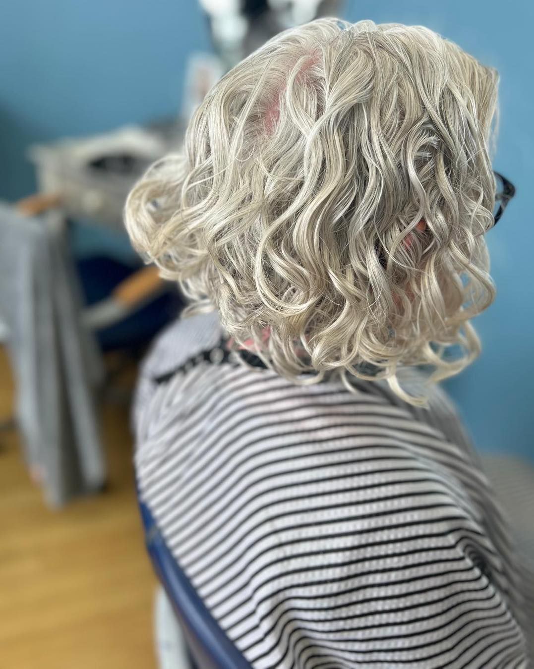 grey short hairs
