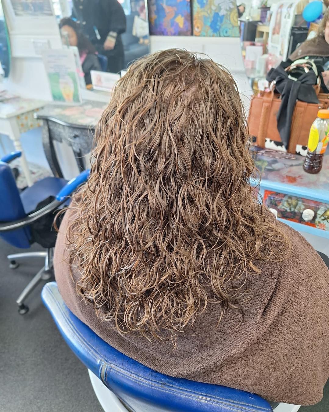 meduim wavy hairs