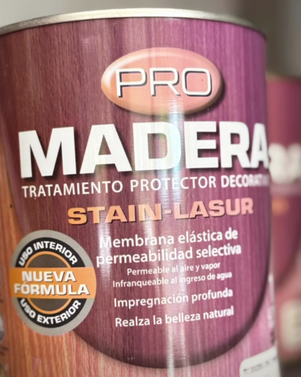 Lata morada de tinte para madera PRO MADERA, con texto blanco y naranja.