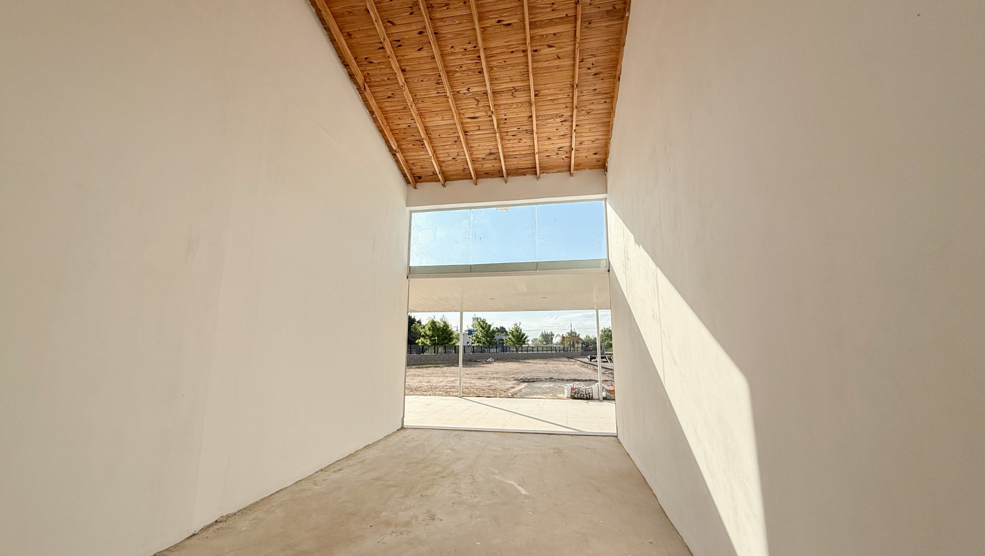 Local de 30 m² · Doble altura