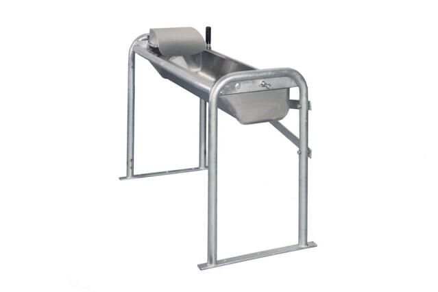 DeLaval tip tank ST250, floor mounted