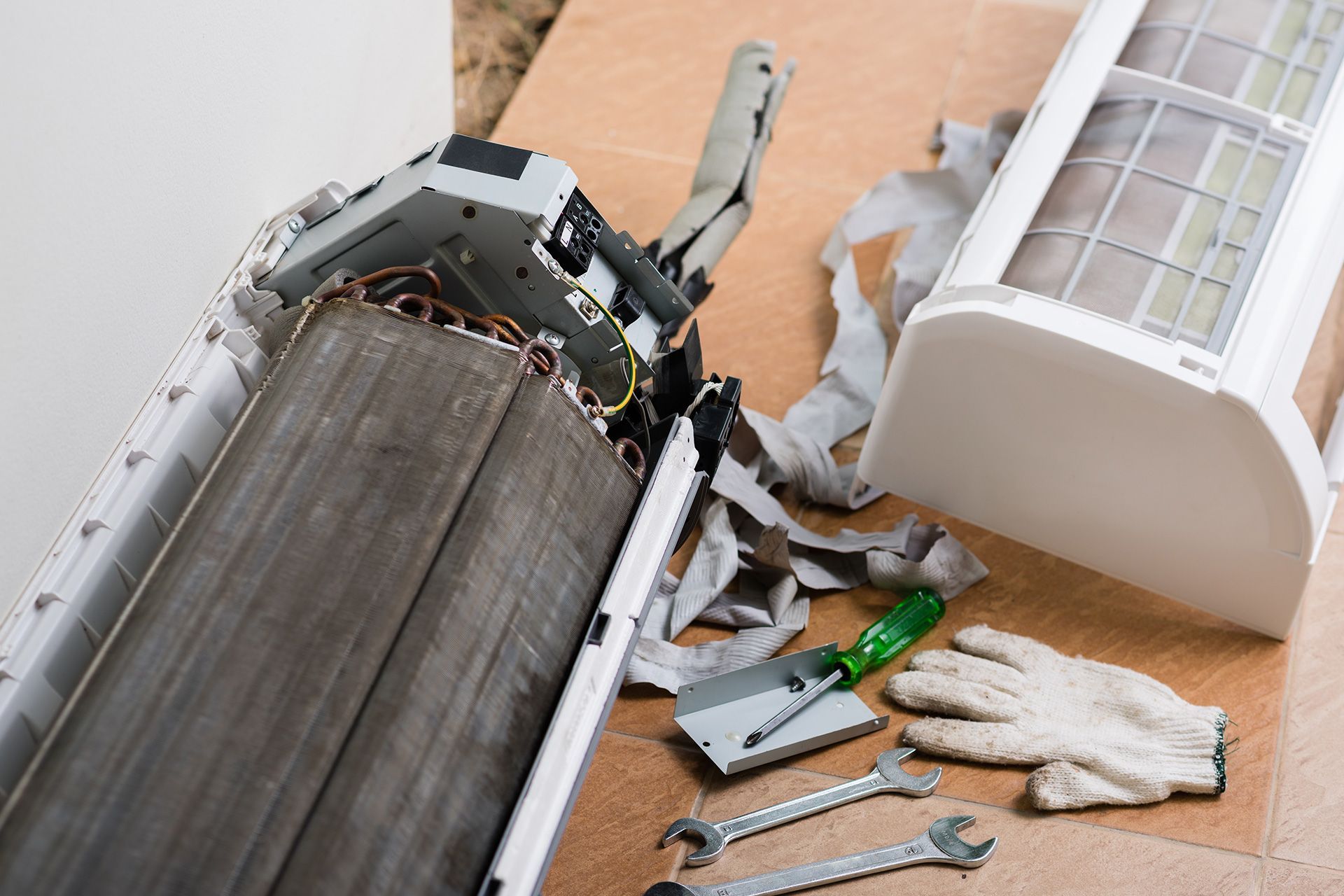 HVAC system failure sign inspection