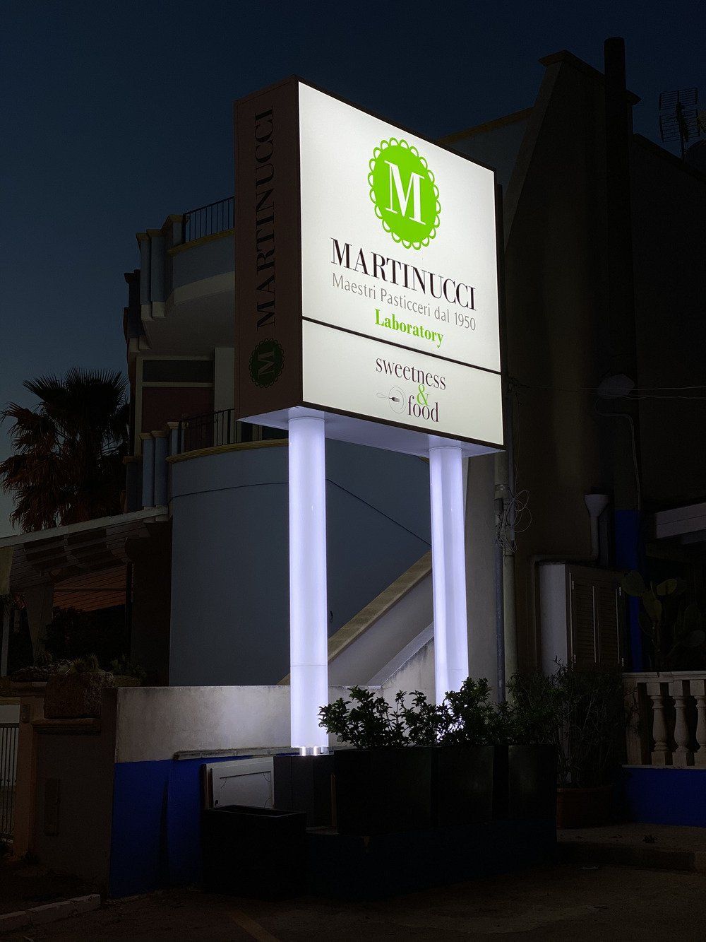 realizzazione insegna Martinucci