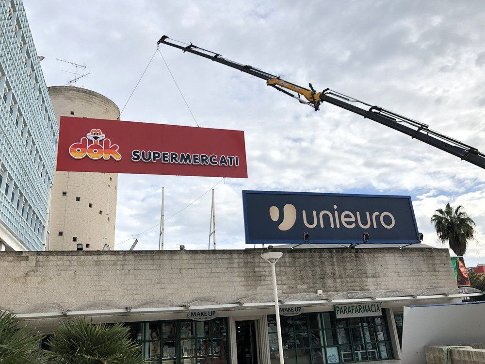insegna unieuro