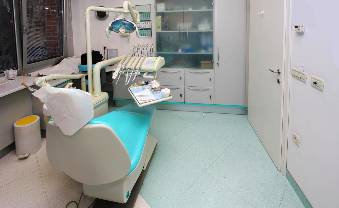 DR. ULISES OSTOS AGUILERA – RECONSTRUCCIÓN DENTAL
