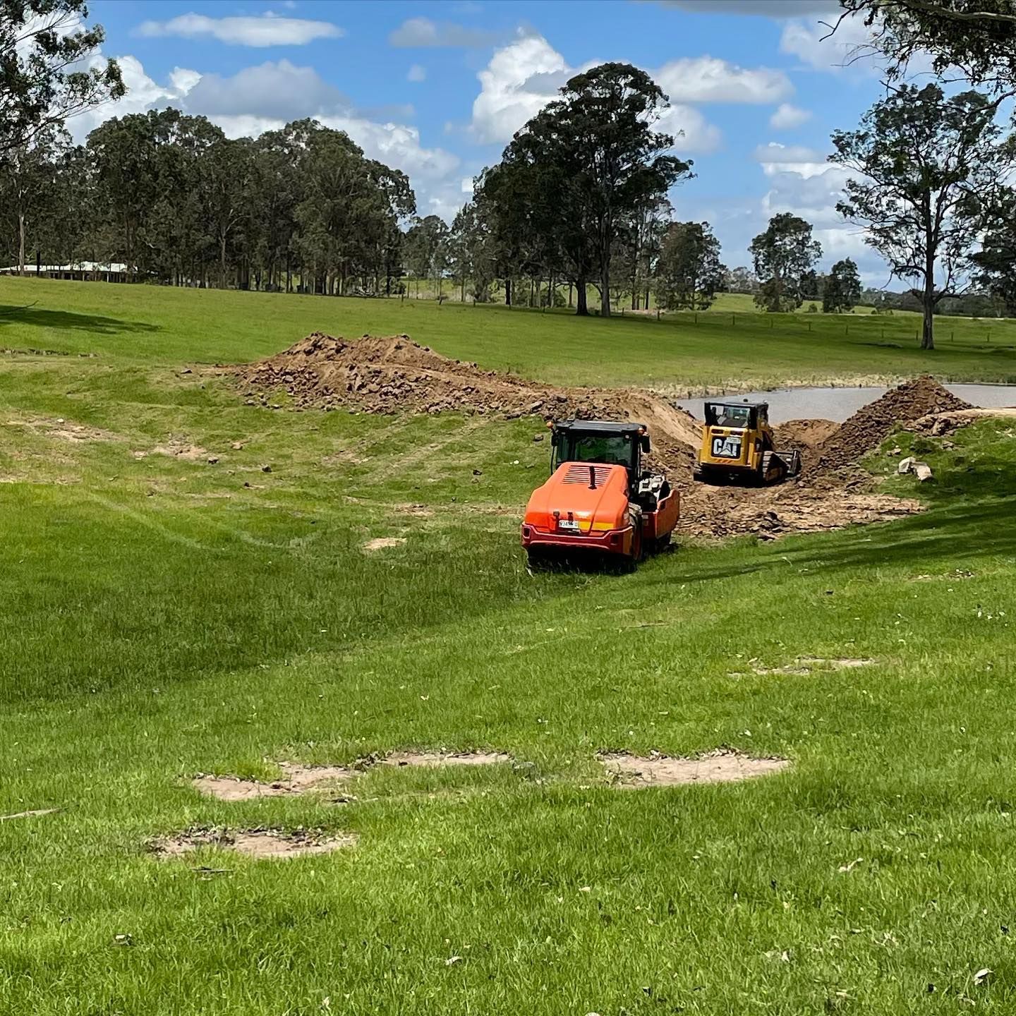 Trucks on Work - Professional Earthmovers in Grafton, NSW