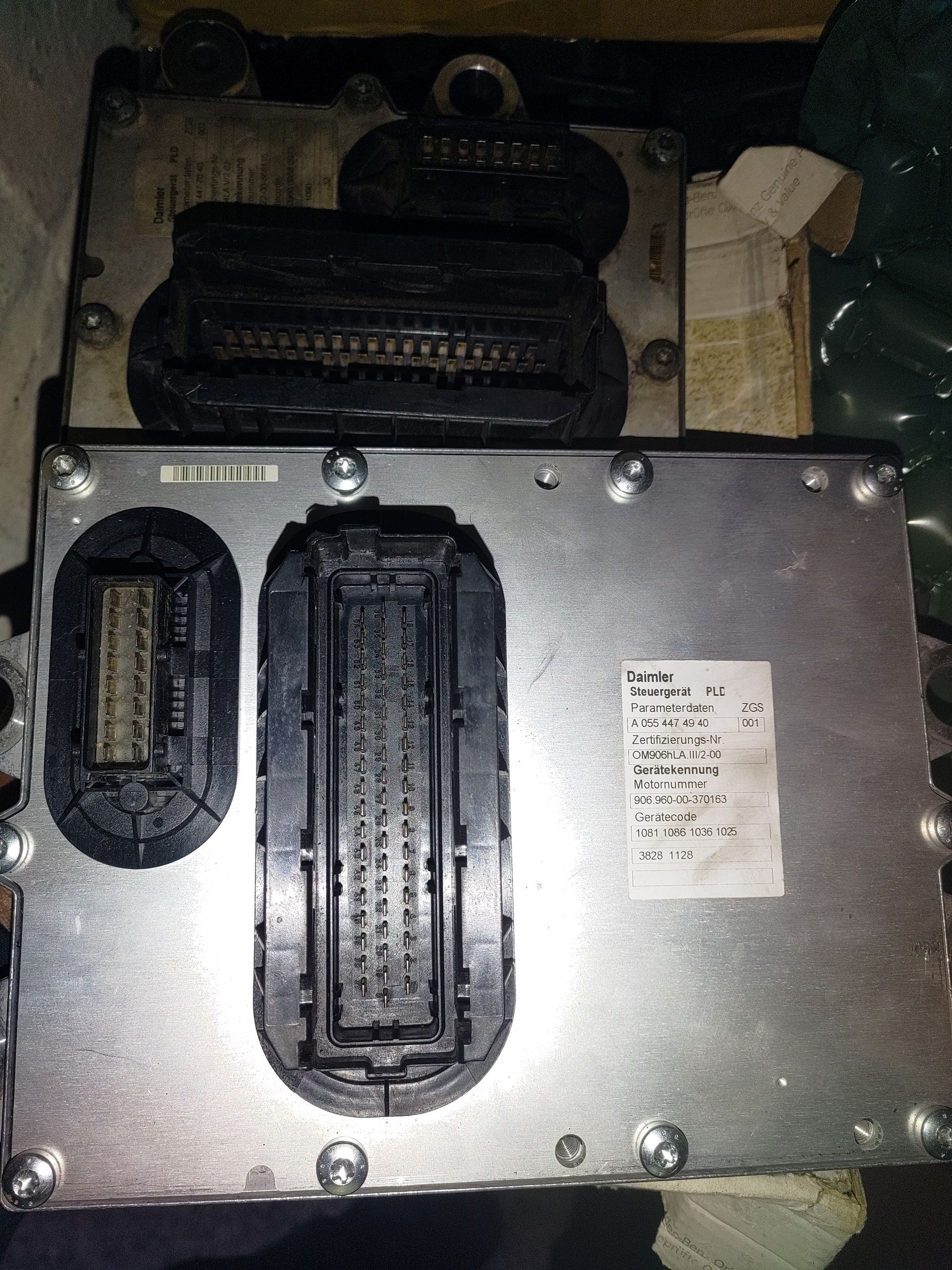 Mercedes Benz bus and coach supply and program new engine Ecu