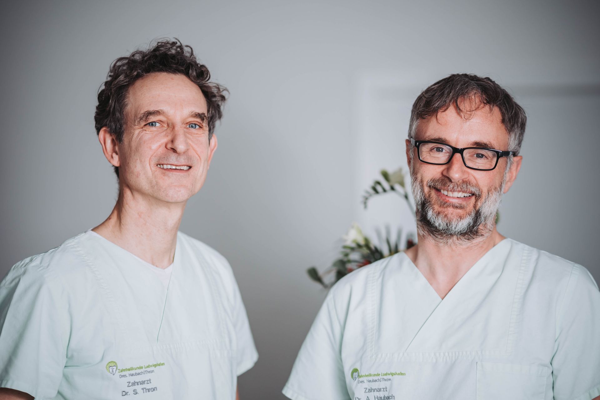 Zahnärzte Ludwigshafen-Oppau, Dr. Arnd Haubach und Dr. Stefan Thron Zahnärzte Ludwigshafen-Oppau, Dr. Arnd Haubach und Dr. Stefan Thron