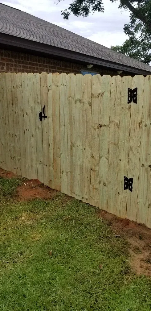 Fence installation contractor in Fairhope AL by Mitchell Fence Company

