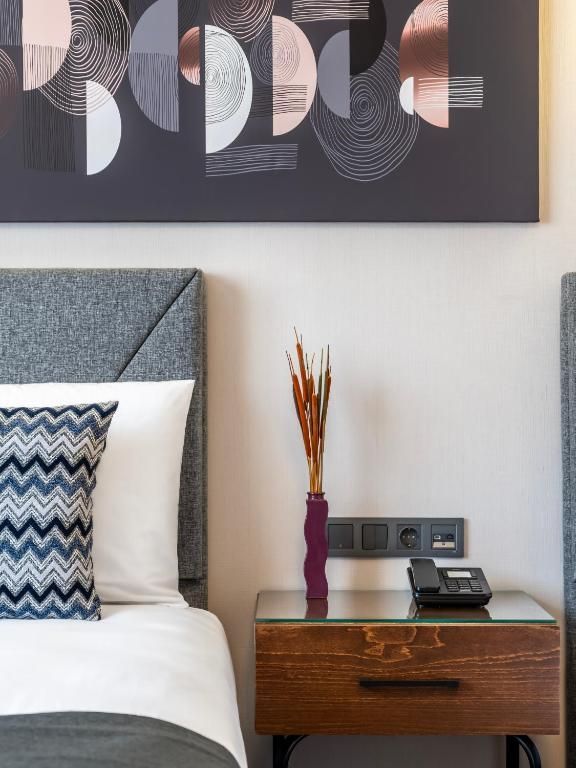 Deluxe Family Room, Bristol Hotel