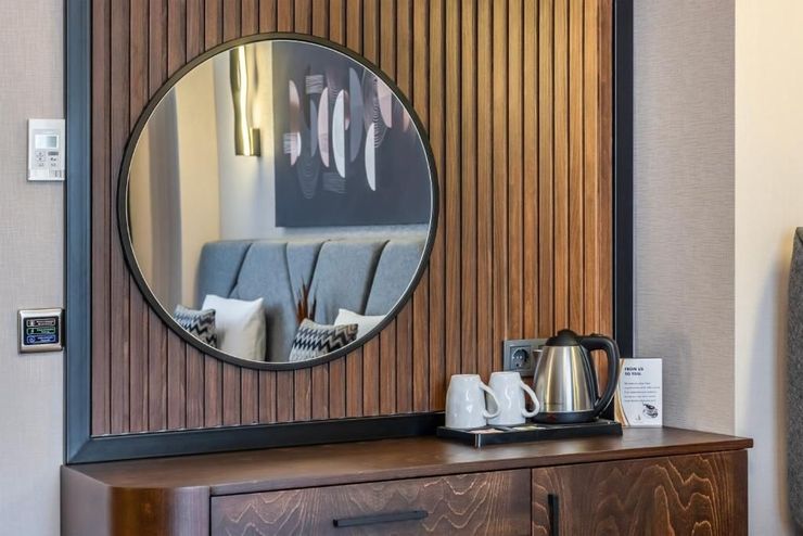 Bristol Hotel, Deluxe Twin Room 