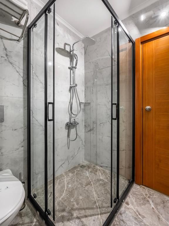 Bristol Hotel, Deluxe Twin Room Bath
