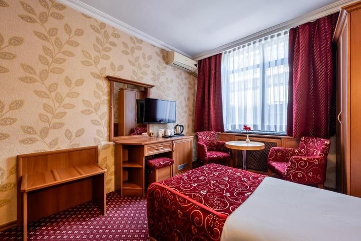 Bristol Hotel,  Standart Room