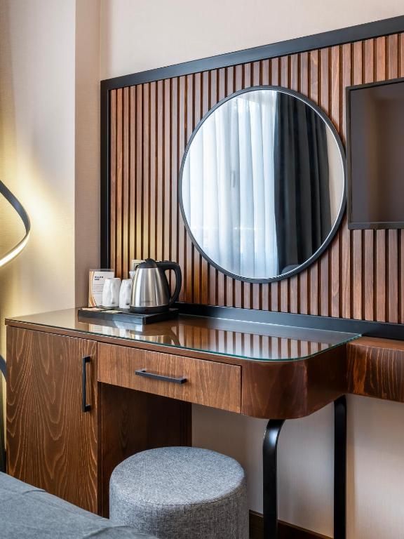 Bristol Hotel, Superior Triple Room