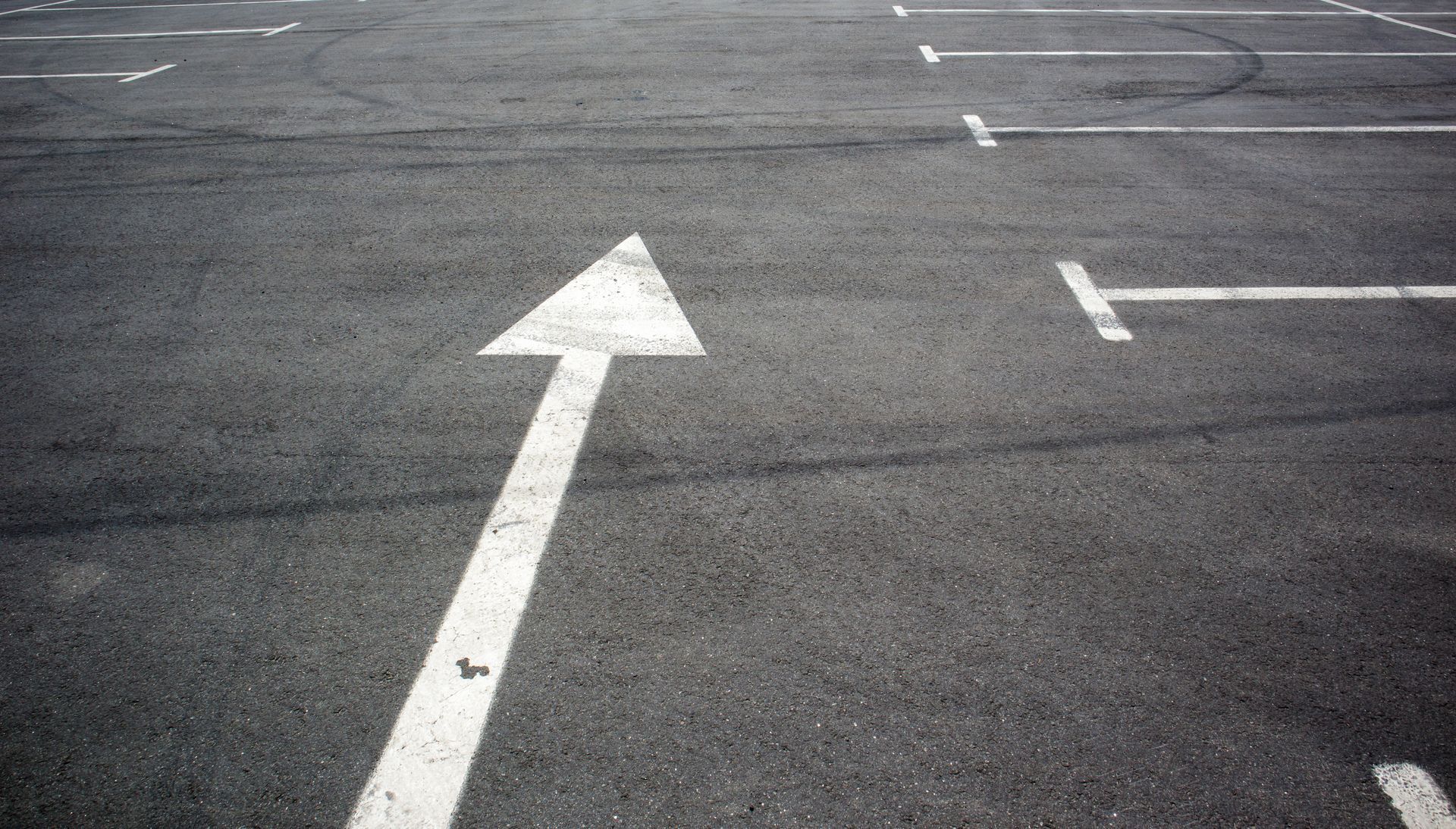 road line stripping for safety