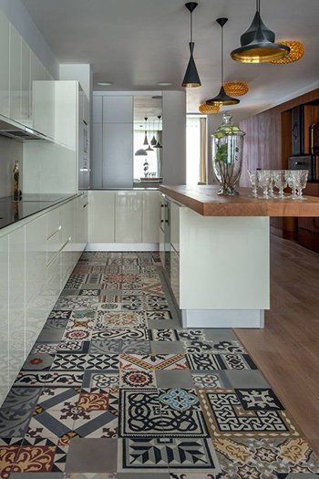 cucina con parquet e piastrelle cucina con parquet e piastrelle