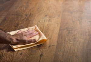 ogni quanto lavare il parquet