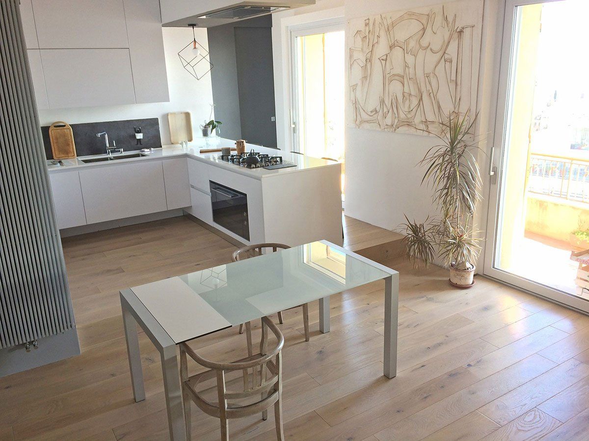parquet bianco in cucina