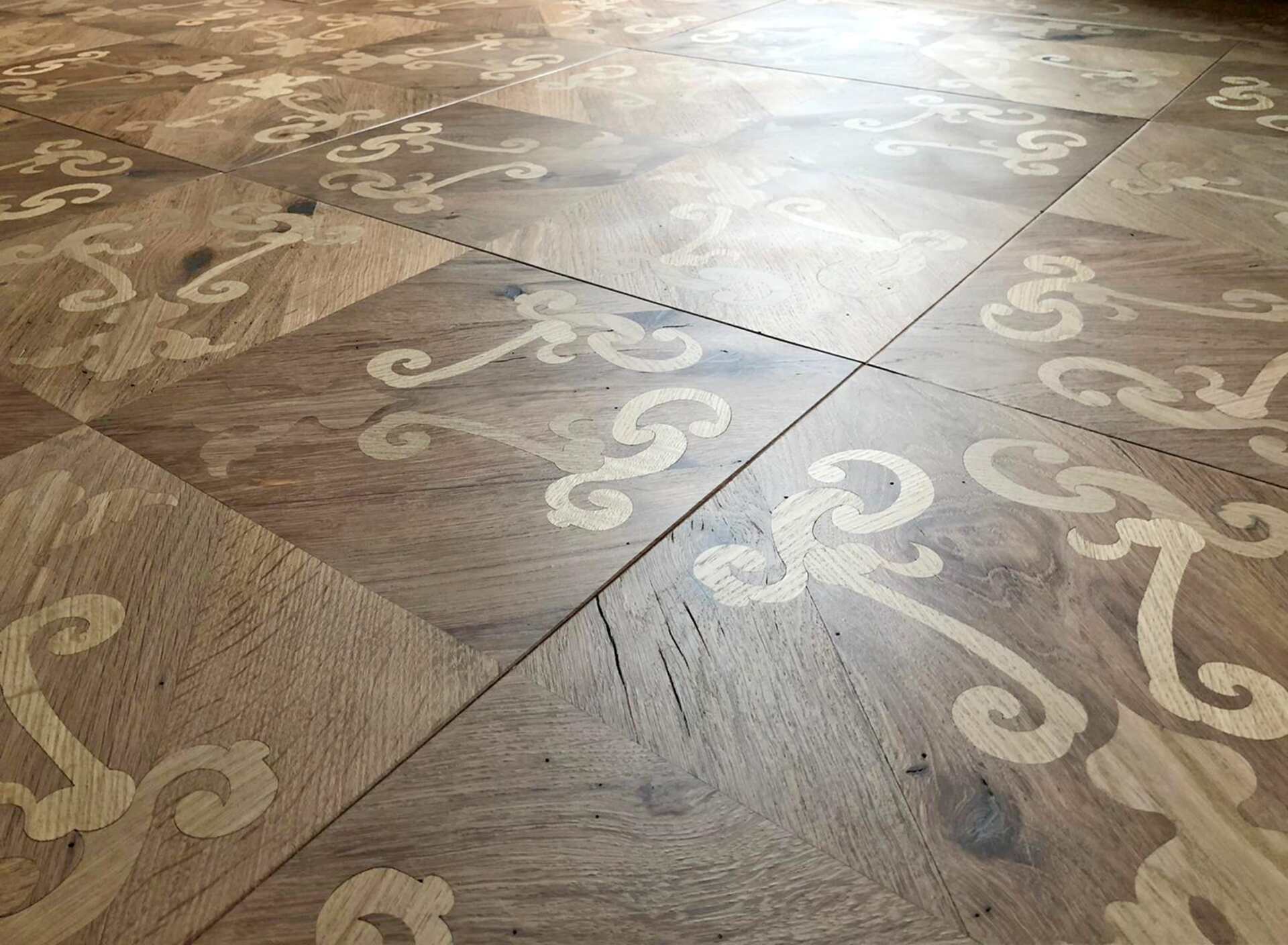 Parquet Intarsiato - Maestria Artigianale ed Eleganza