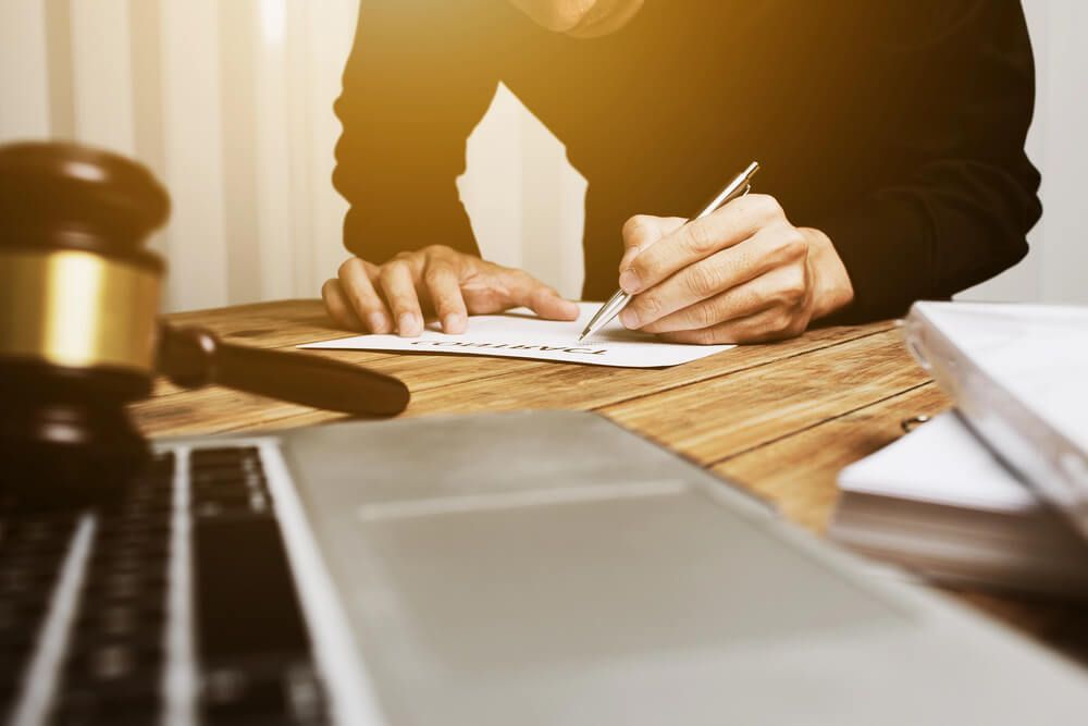 How much do personal injury attorneys charge?