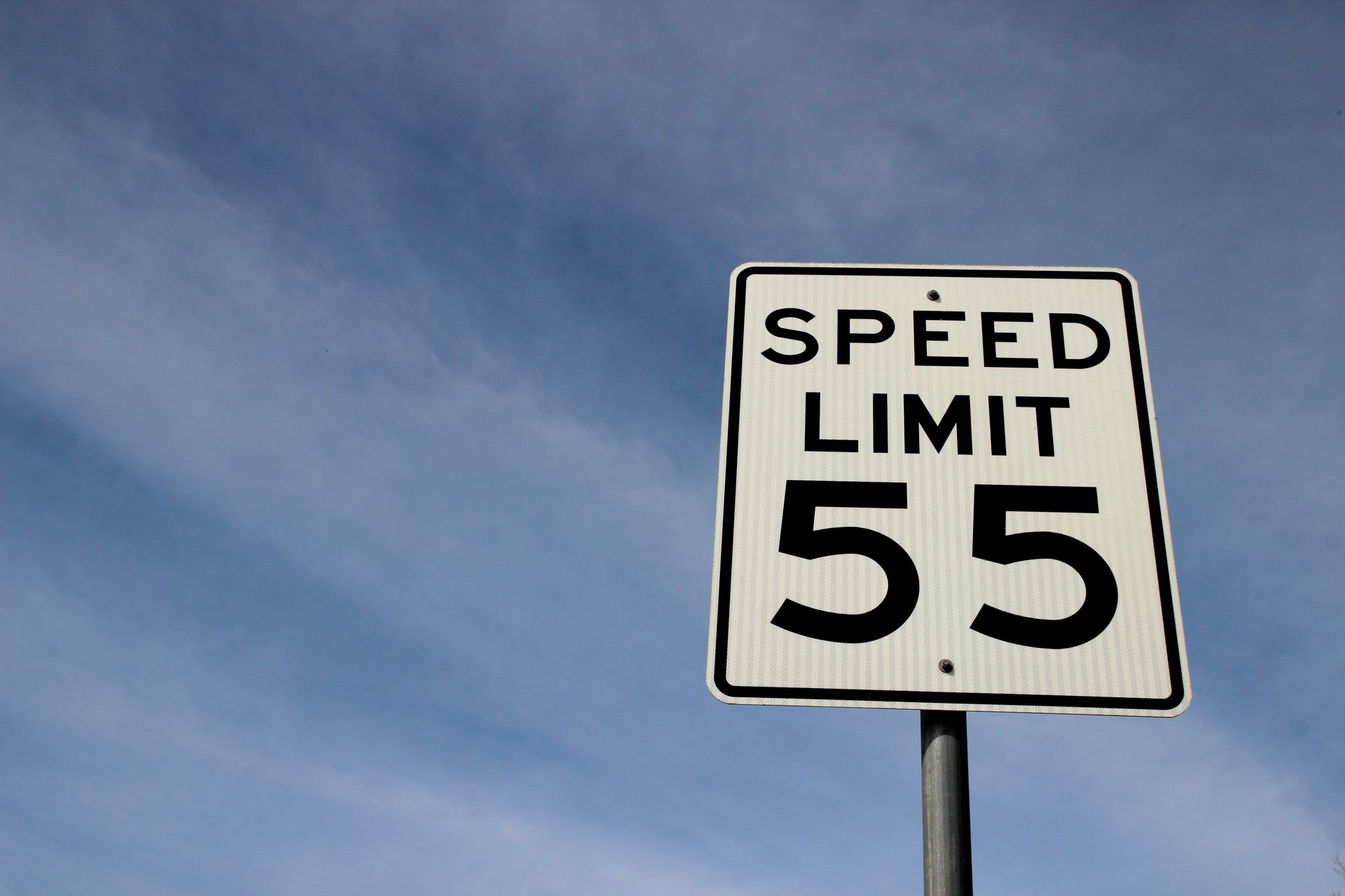 Speed limit sign displaying