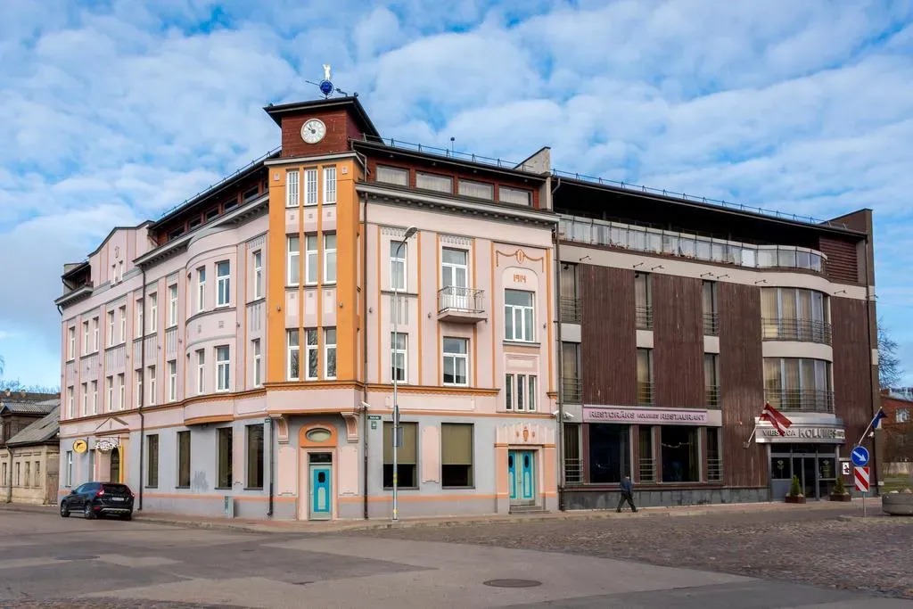 overnight stay options, accommodation, parking place, WIFI, car parking lot