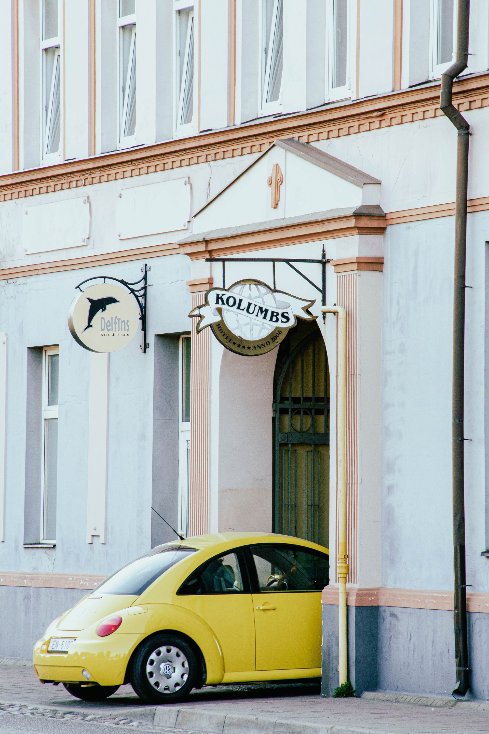 parkings, jūrmalas iela, arka, bezmaksa auto stāvvieta