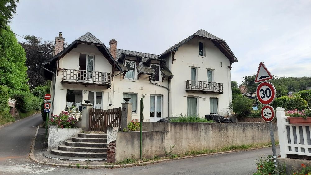 Façade de maison rénovée au Havre, isolation et ravalement par ePaT