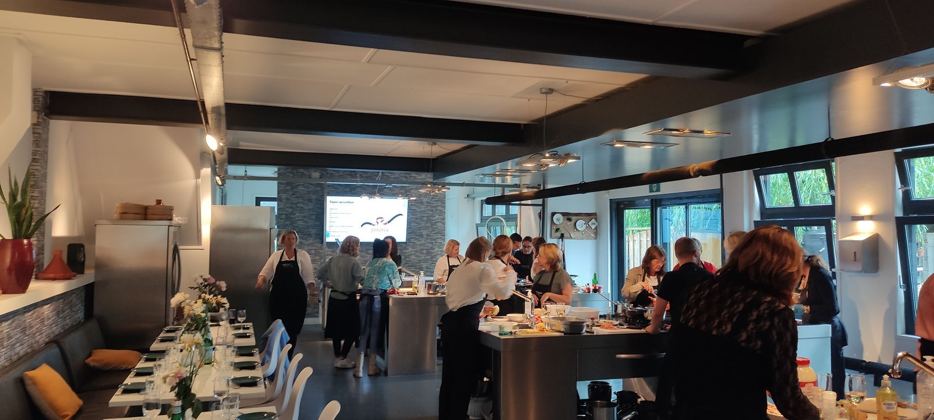 Kookactiviteit en diner na zakelijke meeting