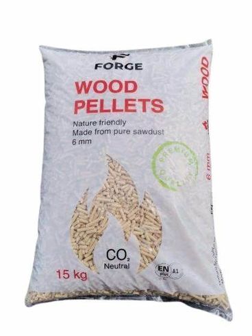 Sacco di pellet di legno con la scritta 