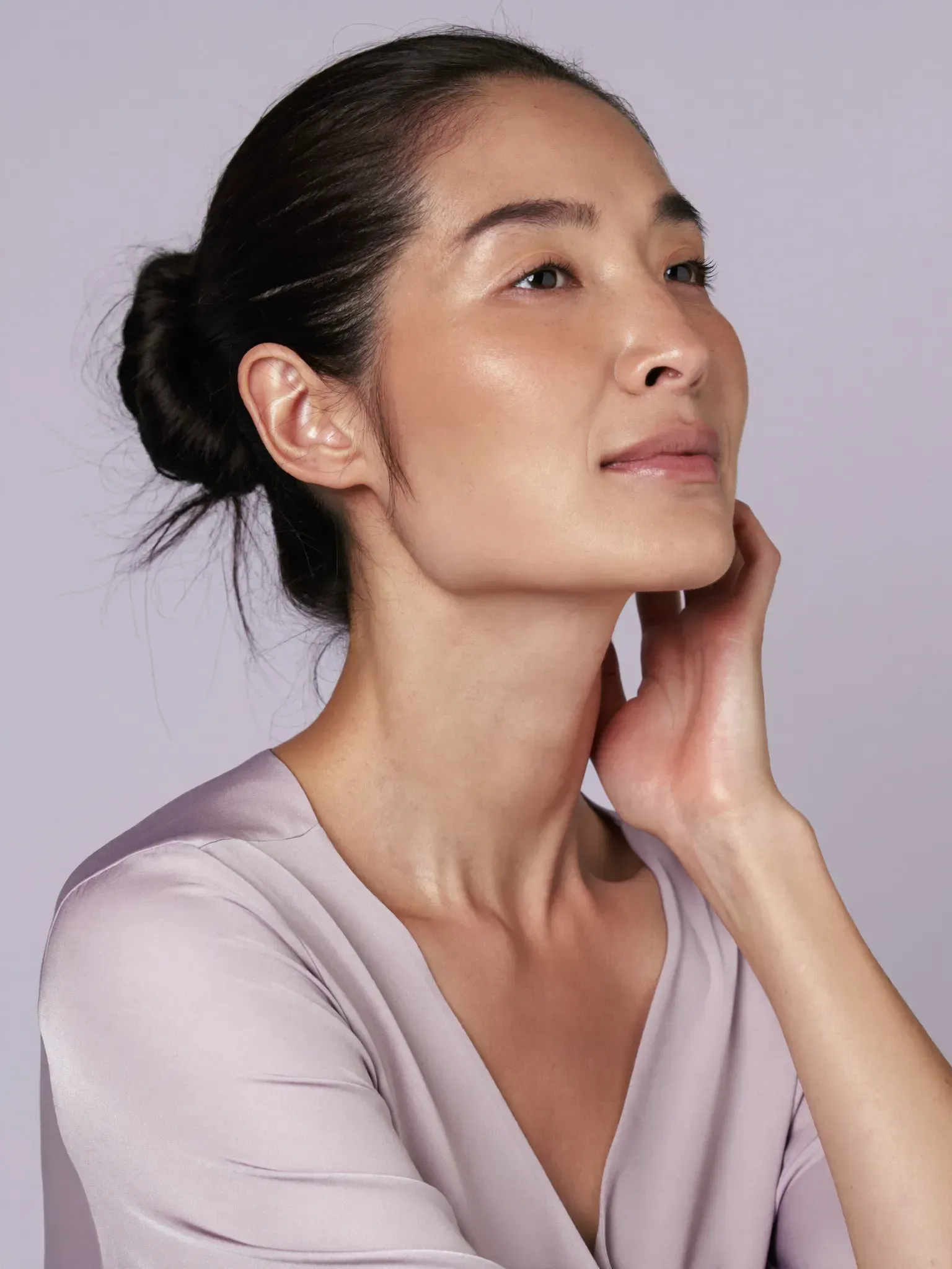 Non-surgical laser lifting for the jawline and lower face at Seongsu Melting Clinic in Seongsu, Seoul