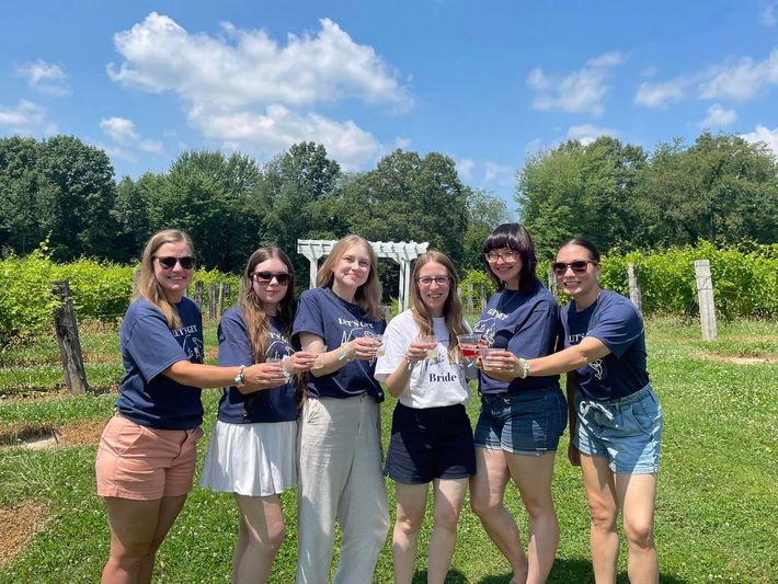Group Of People — Stevensville, MI — Ridetastic Winery Tours Group Of People — Stevensville, MI — Ridetastic Winery Tours