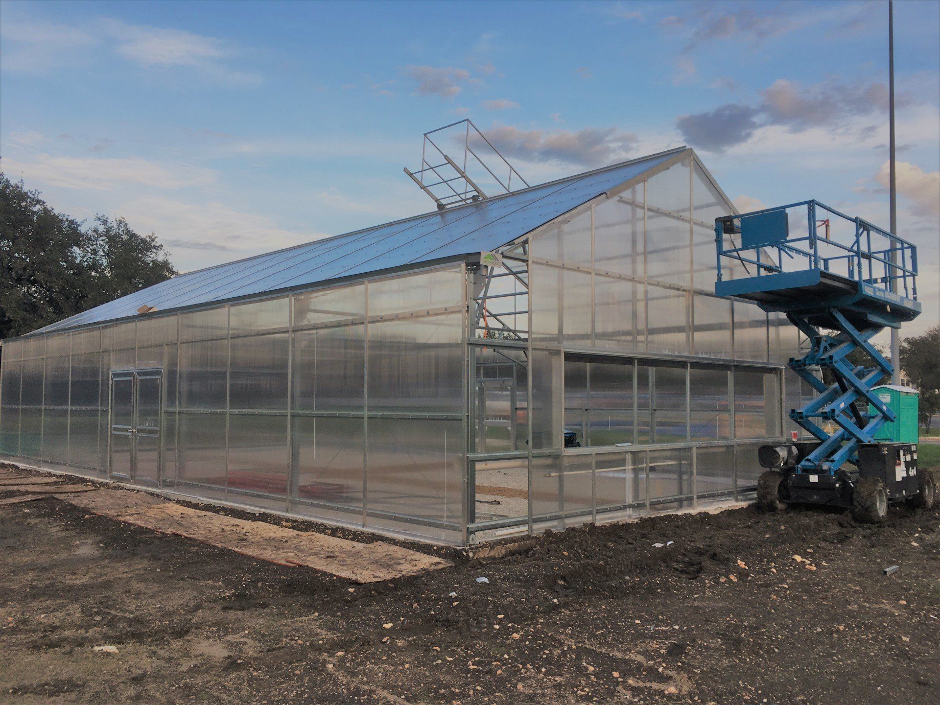 COMMERCIAL GREENHOUSES