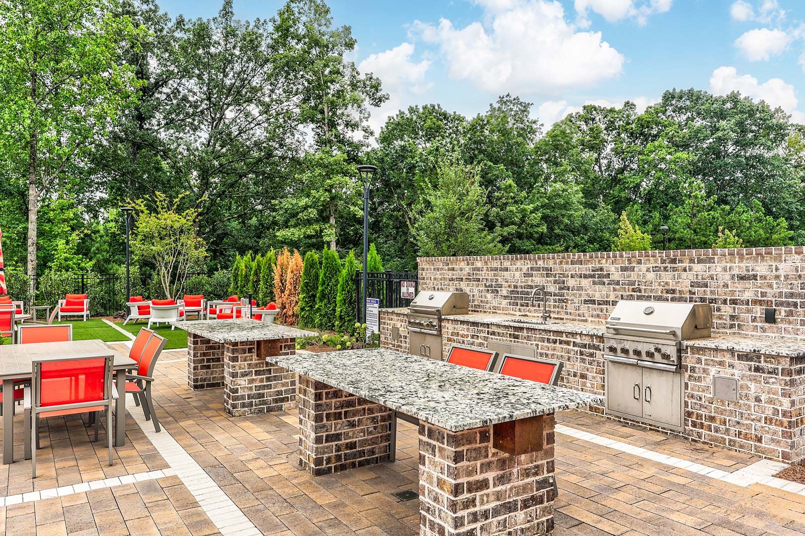 The Heights at Ridgewalk Apartments outdoor grilling area - Woodstock, GA